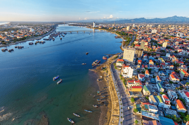 Nhật Lệ yêu thương; Đi qua giông bão mình còn có nhau